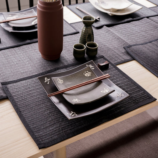 Handwoven Black Reed Placemats – Modern & Authentic Dining Elegance ✨