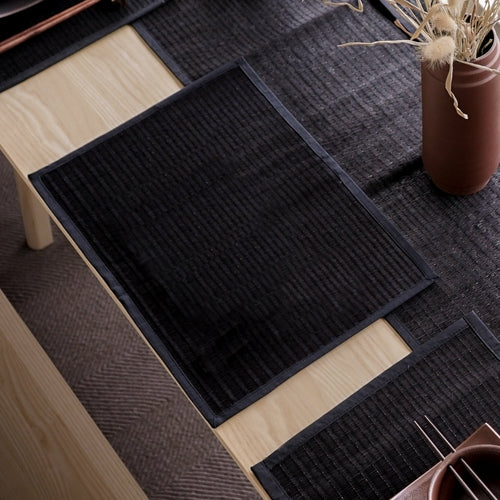 Handwoven Black Reed Placemats – Modern & Authentic Dining Elegance ✨