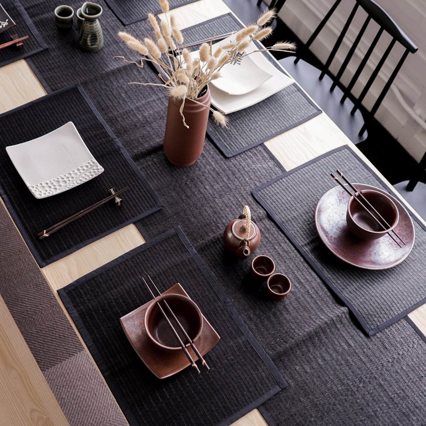 Handwoven Black Reed Placemats – Modern & Authentic Dining Elegance ✨